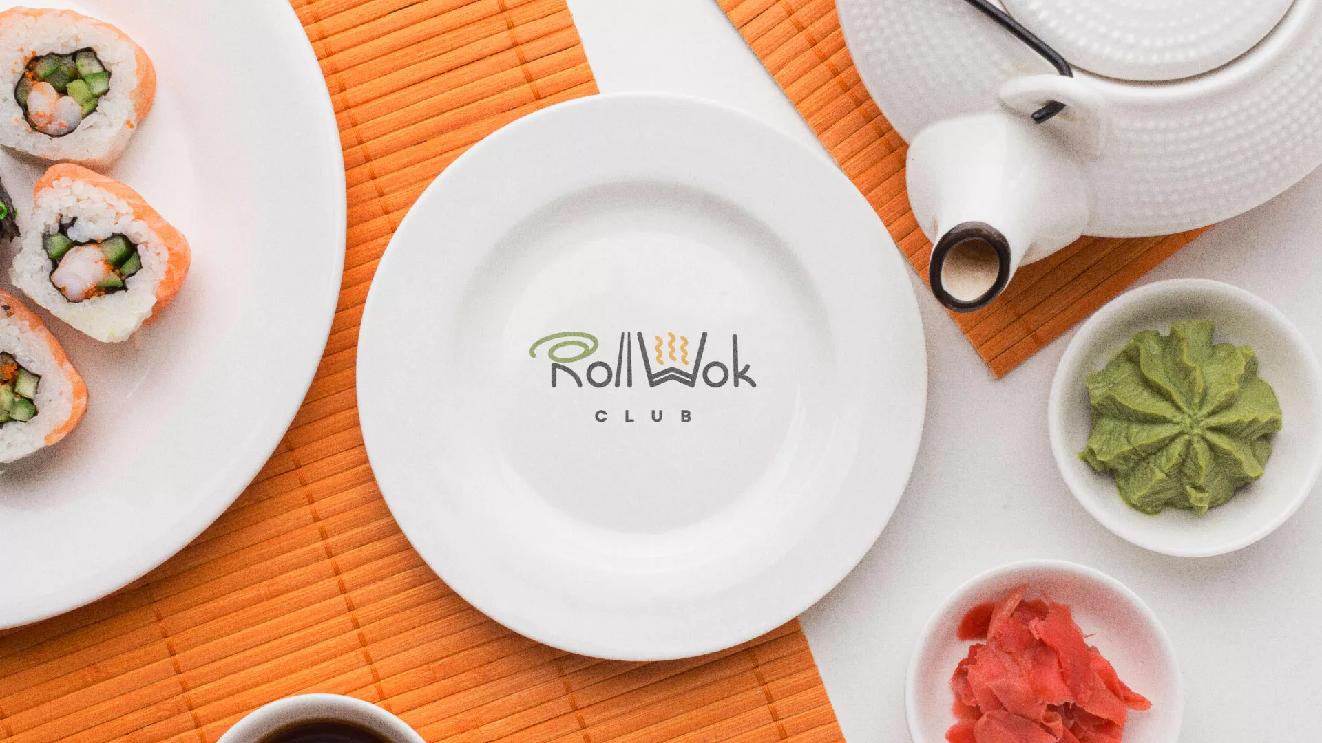 Разработка логотипа и фирменного стиля суши-бара «Roll Wok Club» в Семёнове